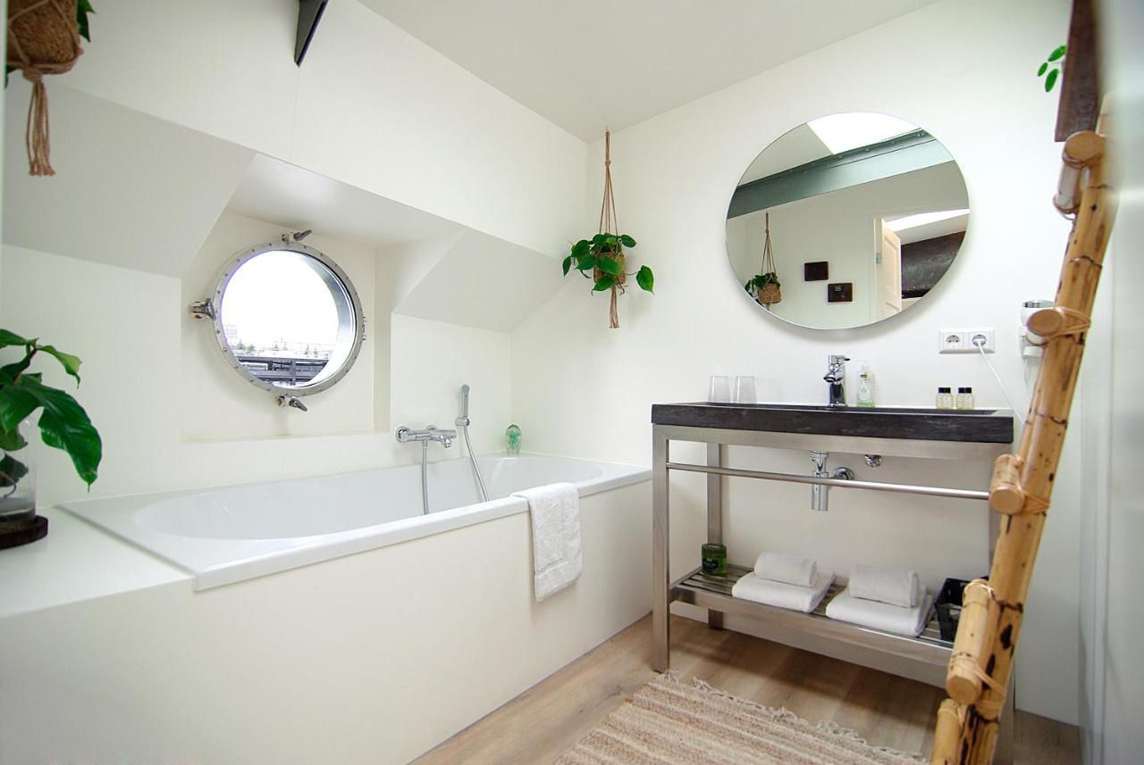 Eco Houseboat Hotel Amsterdam Exterior photo