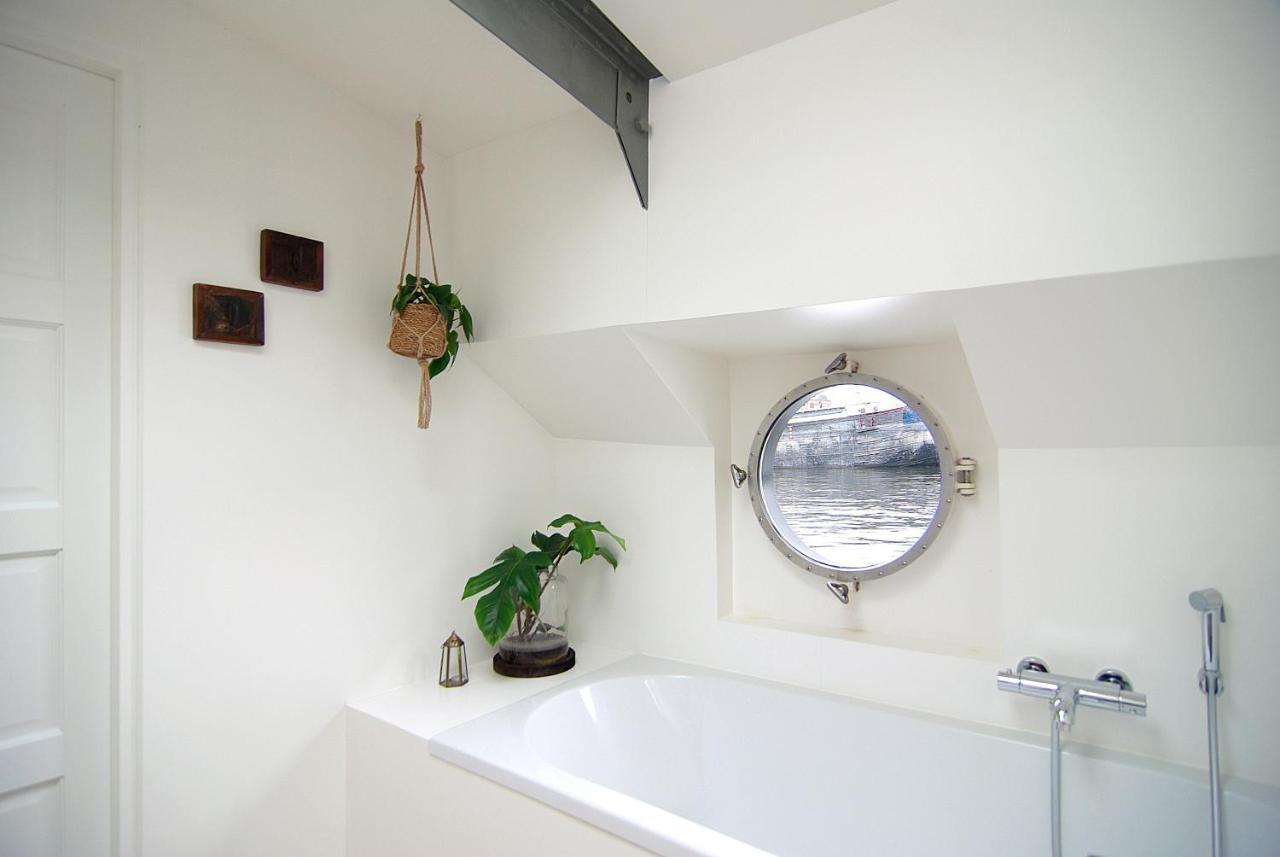 Eco Houseboat Hotel Amsterdam Exterior photo